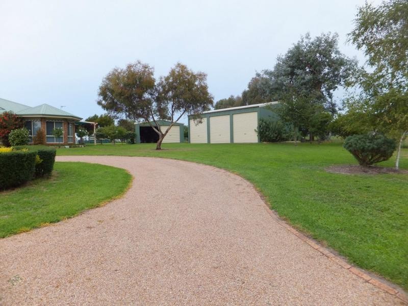 70 Landsman Drive, Nicholson VIC 3882