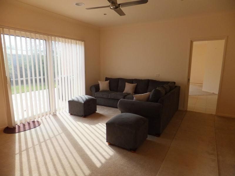 5 Schooner Terrace, Paynesville VIC 3880