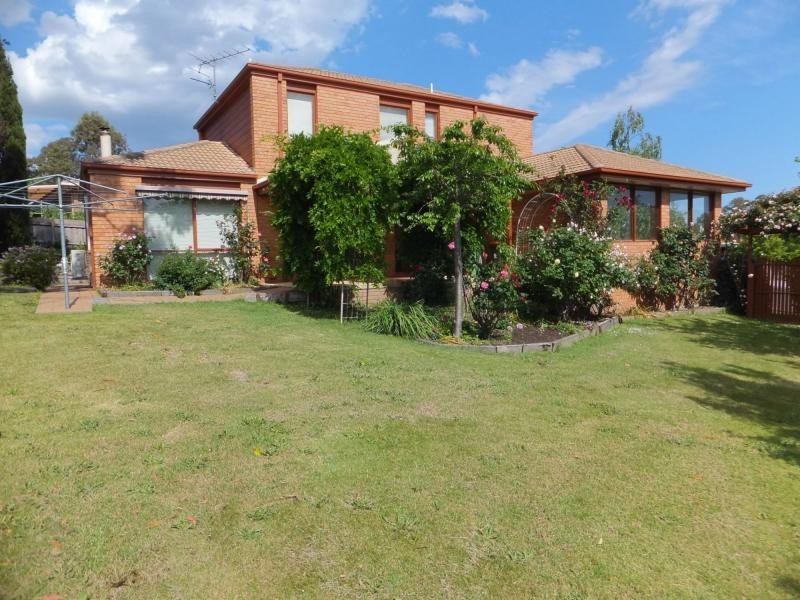 6 Hugh Court, Bairnsdale VIC 3875
