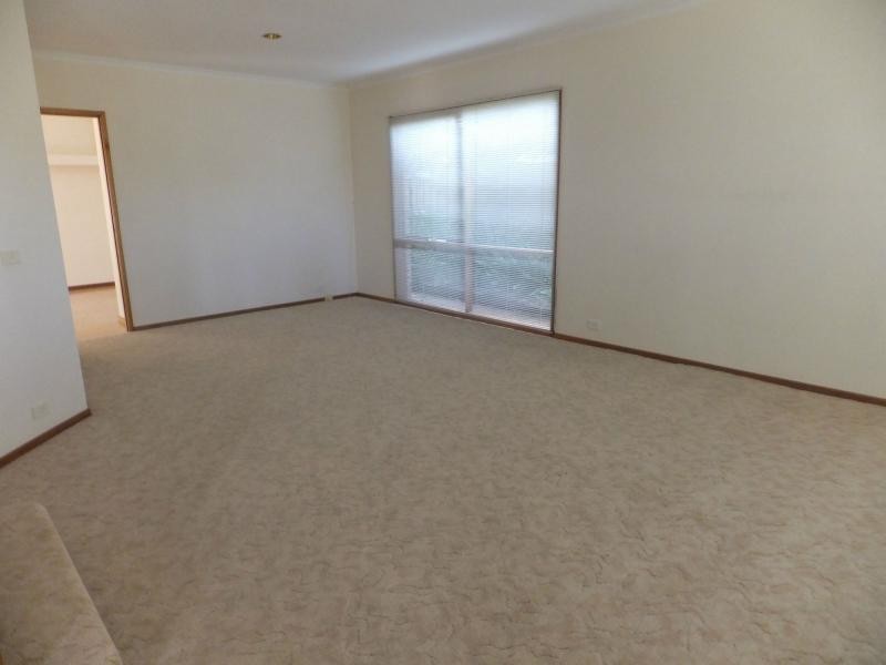 6 Hugh Court, Bairnsdale VIC 3875