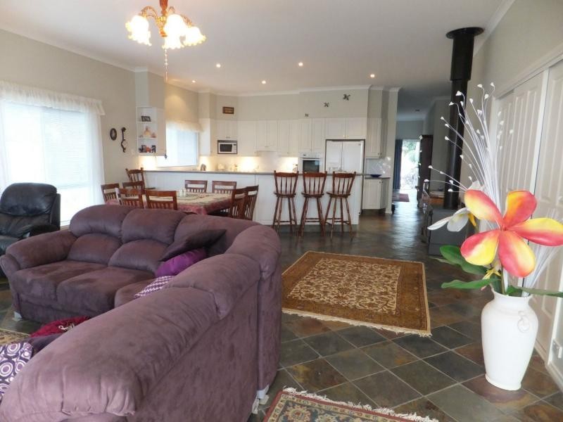 4 Collins Street, Lindenow South VIC 3875