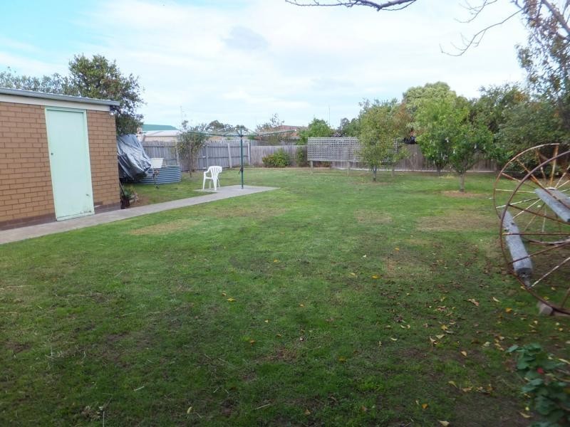 87 Moroney Street, Bairnsdale VIC 3875