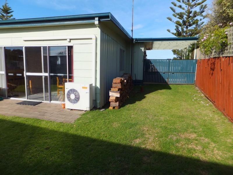 453 Lake Tyers Beach Road, Lake Tyers Beach VIC 3909