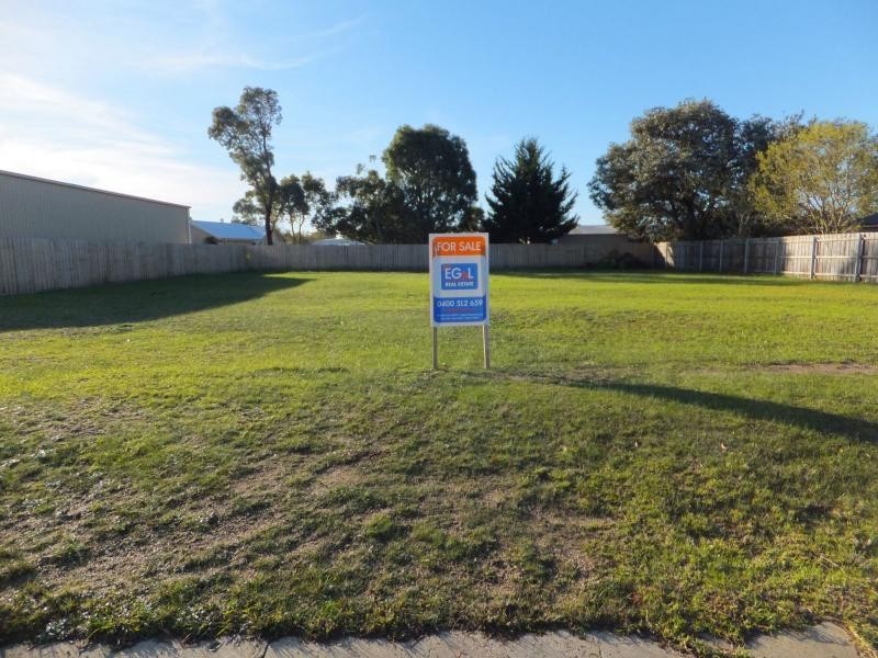 13 Lake Valley Way, Newlands Arm VIC 3875