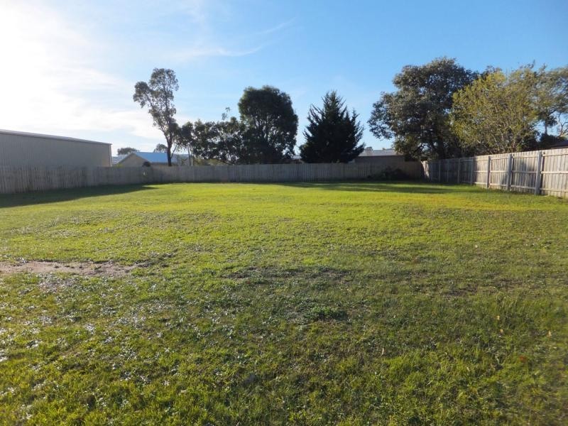 13 Lake Valley Way, Newlands Arm VIC 3875