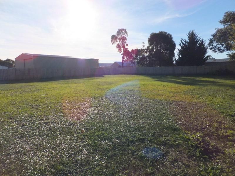 13 Lake Valley Way, Newlands Arm VIC 3875