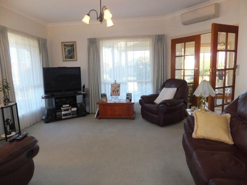 1 Tairua Place, Bairnsdale VIC 3875