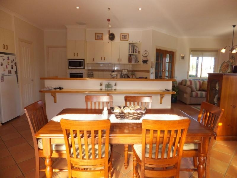 1 Tairua Place, Bairnsdale VIC 3875