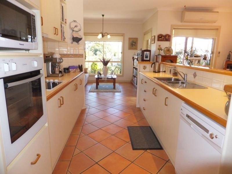 1 Tairua Place, Bairnsdale VIC 3875