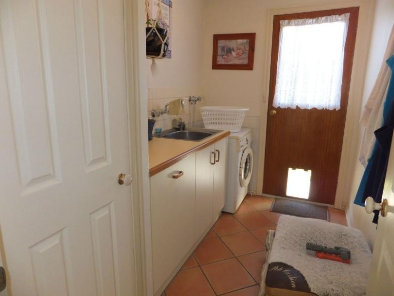 1 Tairua Place, Bairnsdale VIC 3875