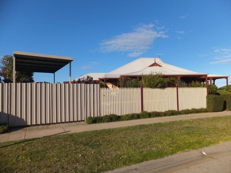 1 Tairua Place, Bairnsdale VIC 3875