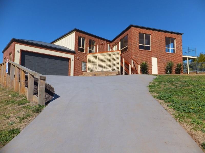 105 Howitt Avenue, Bairnsdale VIC 3875