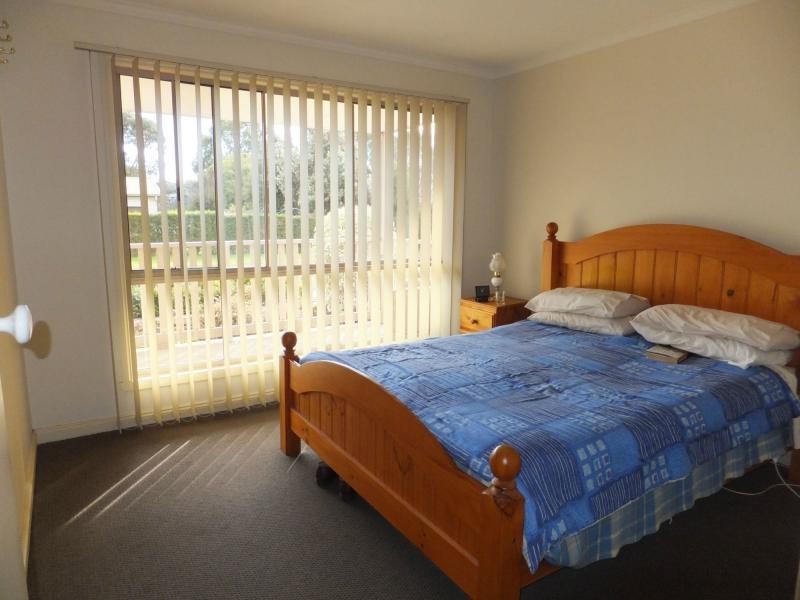 2 Lake Cove Court, Newlands Arm VIC 3875