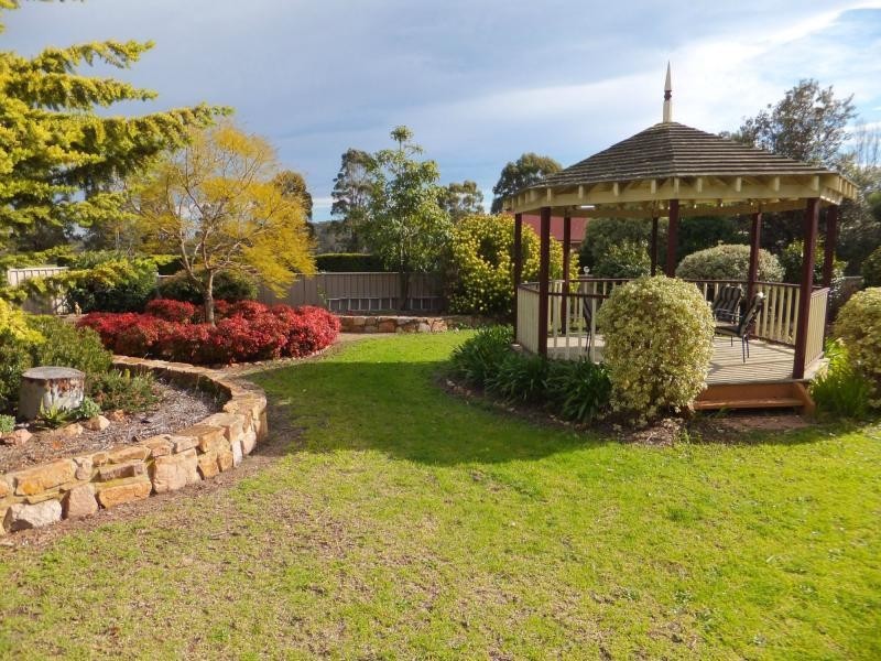 2 Lake Cove Court, Newlands Arm VIC 3875