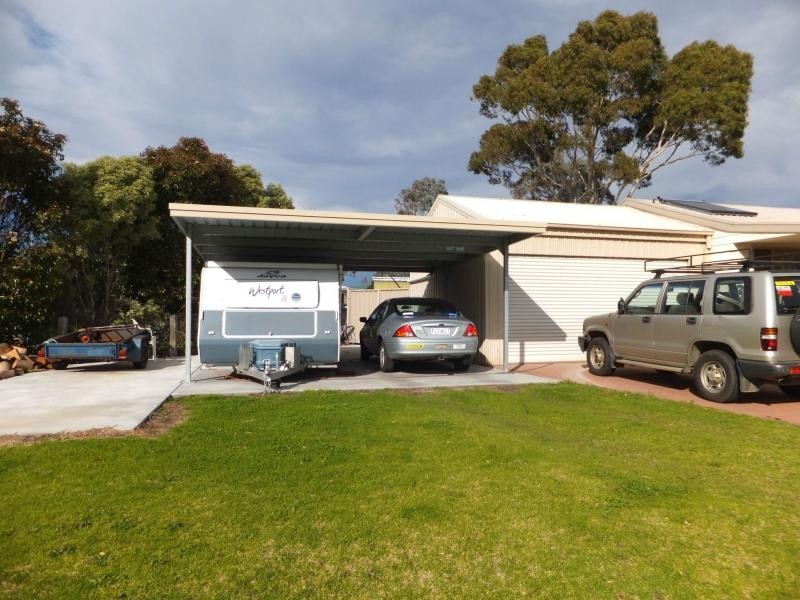 2 Lake Cove Court, Newlands Arm VIC 3875