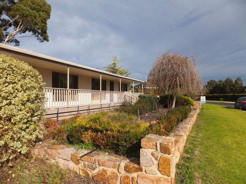 2 Lake Cove Court, Newlands Arm VIC 3875