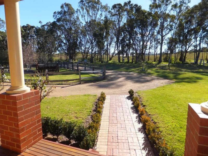 80 Olivers Road, Bairnsdale VIC 3875