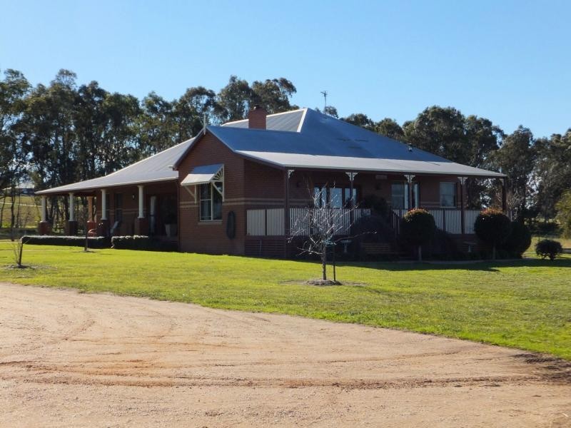 80 Olivers Road, Bairnsdale VIC 3875