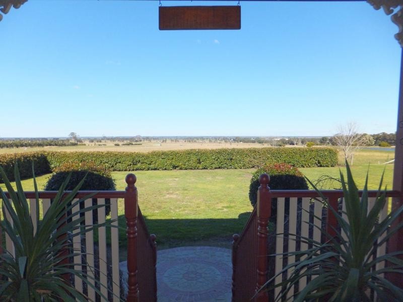 80 Olivers Road, Bairnsdale VIC 3875