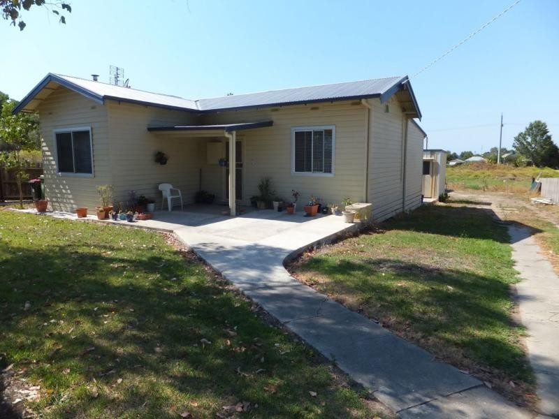 6 Stirling Street, Bruthen VIC 3885
