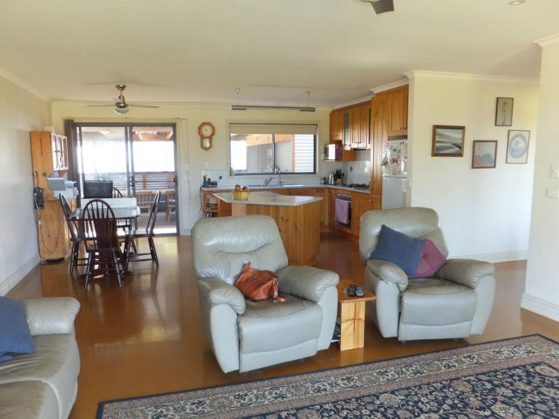 9 Overy Road, Bairnsdale VIC 3875