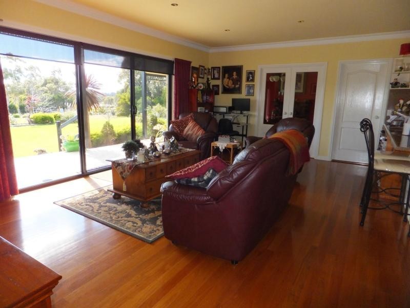 1 Simpsons Drive, Newlands Arm VIC 3875