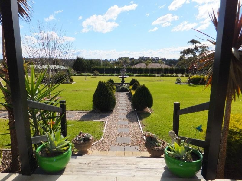 1 Simpsons Drive, Newlands Arm VIC 3875