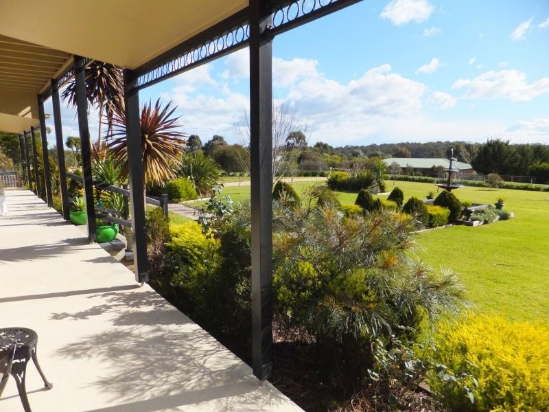 1 Simpsons Drive, Newlands Arm VIC 3875