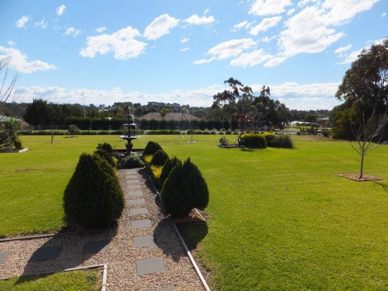 1 Simpsons Drive, Newlands Arm VIC 3875