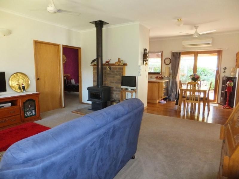 90 Deep Creek Road, Wiseleigh VIC 3885