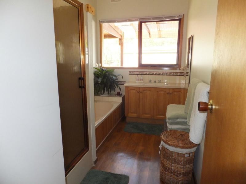 90 Deep Creek Road, Wiseleigh VIC 3885