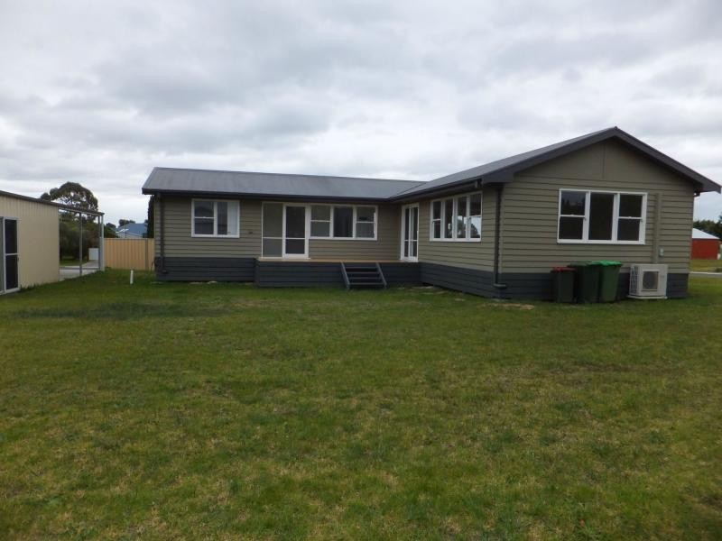 10 Lake Harbour Avenue, Newlands Arm VIC 3875