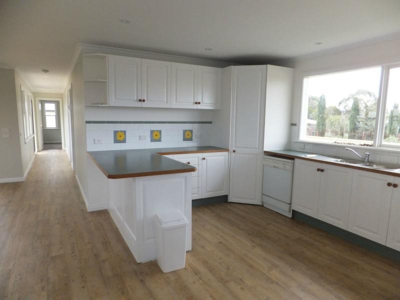 10 Lake Harbour Avenue, Newlands Arm VIC 3875