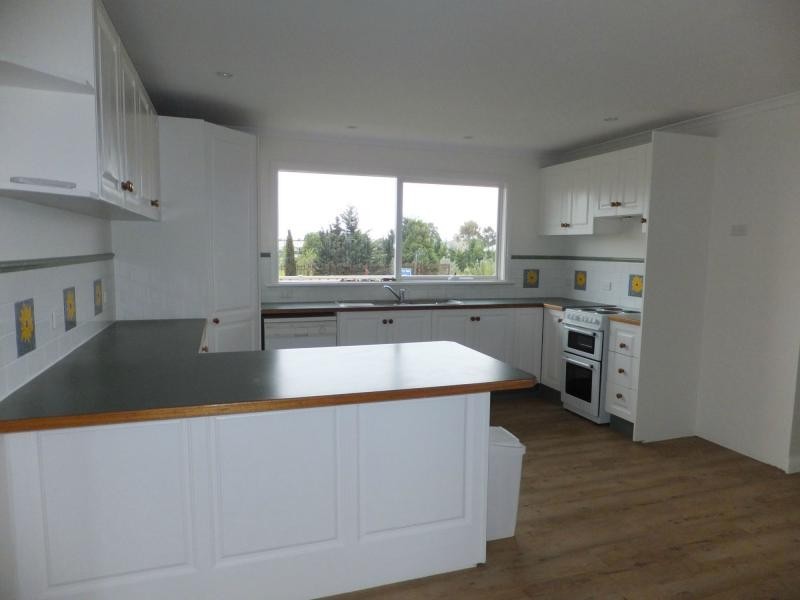 10 Lake Harbour Avenue, Newlands Arm VIC 3875