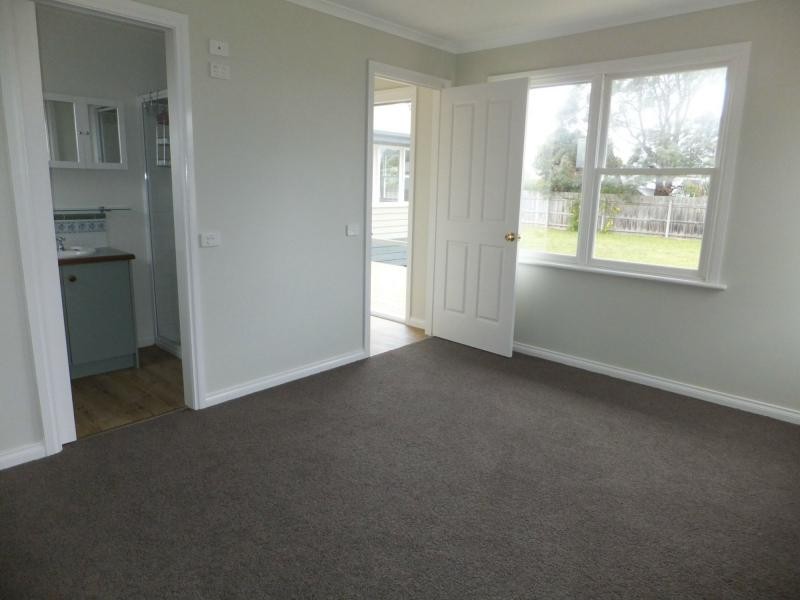 10 Lake Harbour Avenue, Newlands Arm VIC 3875