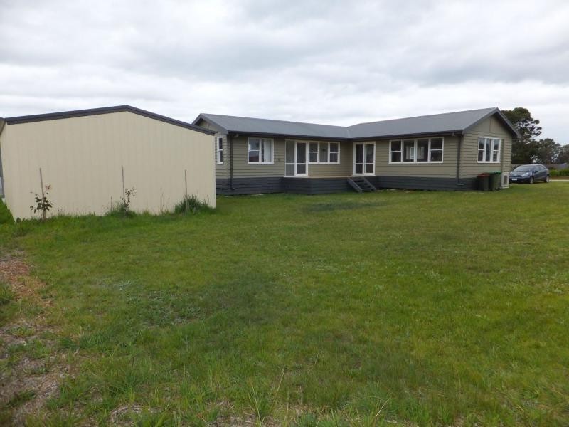 10 Lake Harbour Avenue, Newlands Arm VIC 3875