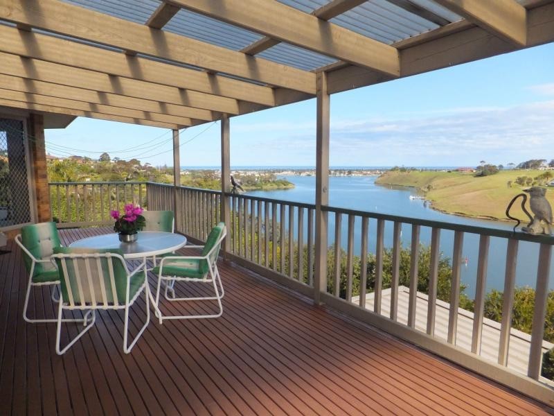 45 Nautilus Way, Lakes Entrance VIC 3909