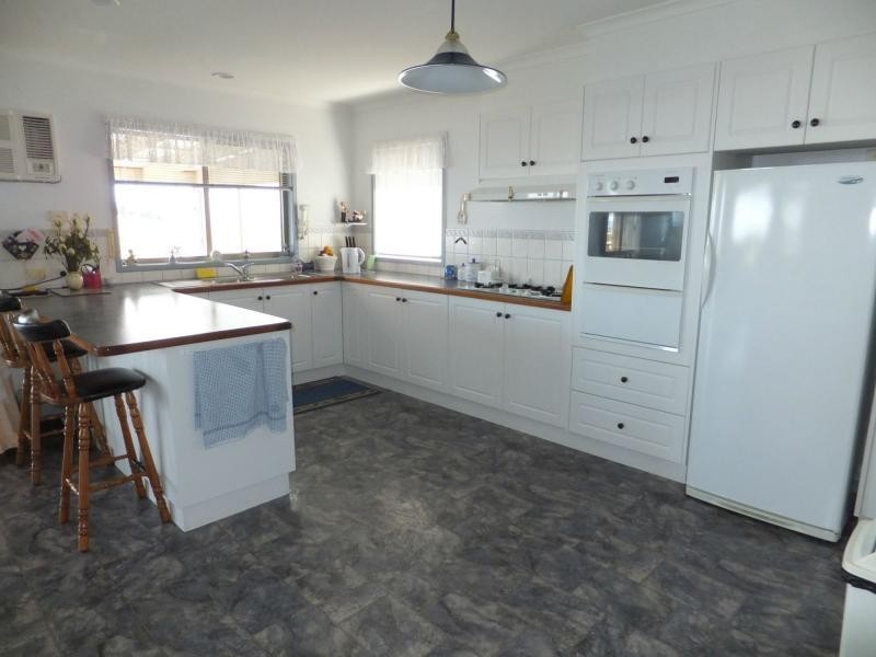 45 Nautilus Way, Lakes Entrance VIC 3909