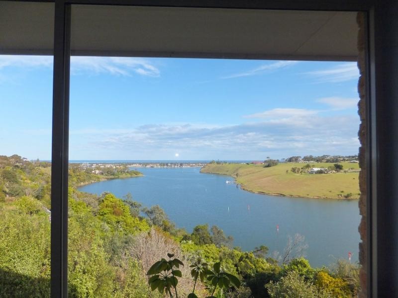 45 Nautilus Way, Lakes Entrance VIC 3909