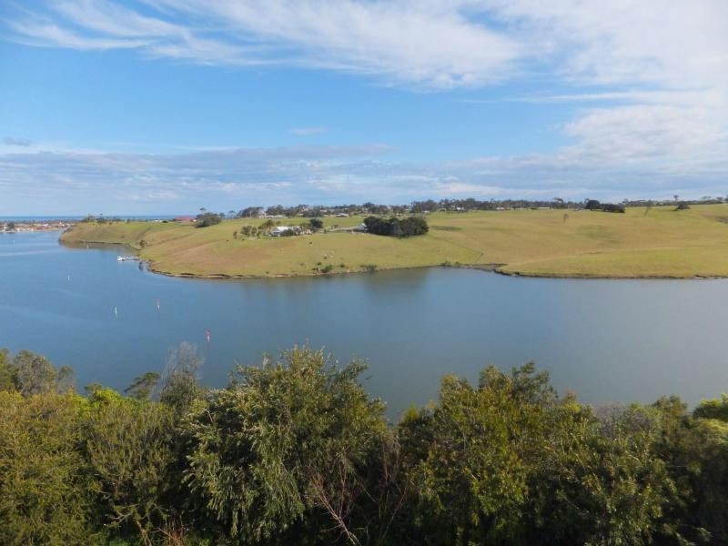 45 Nautilus Way, Lakes Entrance VIC 3909