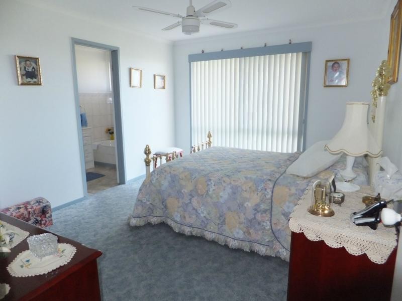 45 Nautilus Way, Lakes Entrance VIC 3909