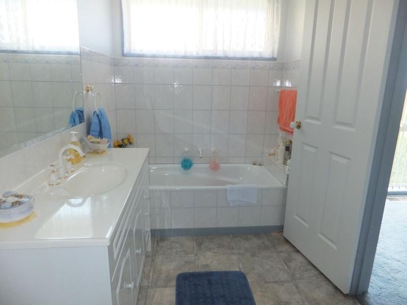 45 Nautilus Way, Lakes Entrance VIC 3909