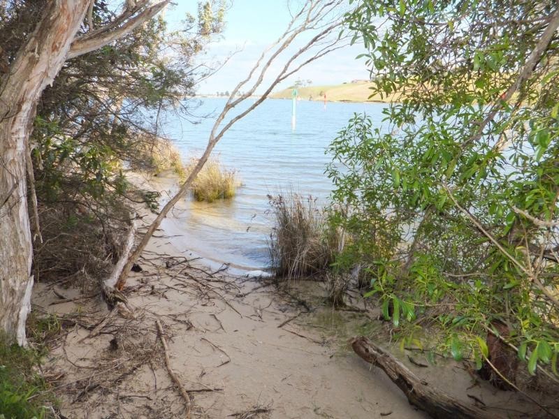 45 Nautilus Way, Lakes Entrance VIC 3909