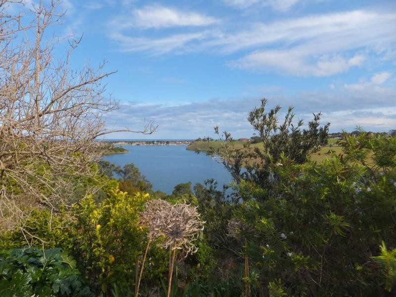 45 Nautilus Way, Lakes Entrance VIC 3909