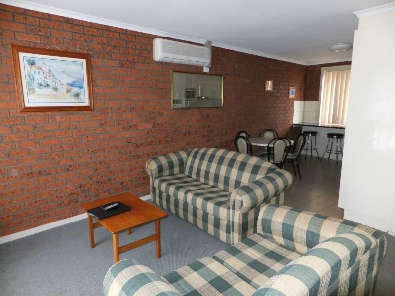 93 Lake Bunga Beach, Lakes Entrance VIC 3909