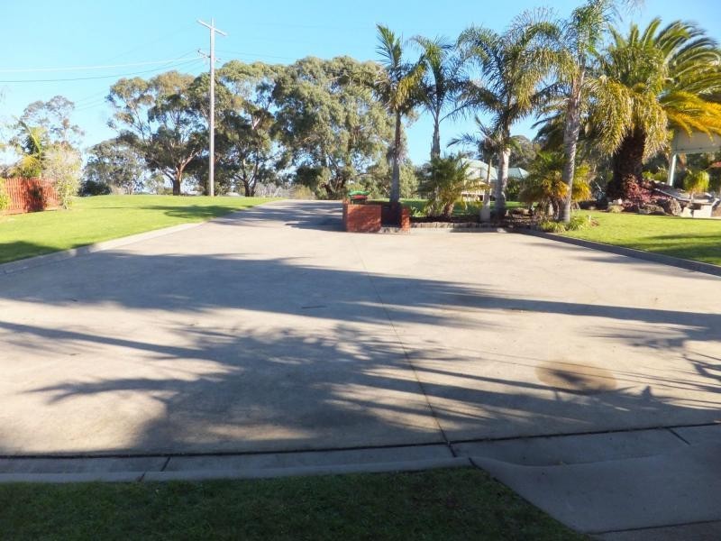 93 Lake Bunga Beach, Lakes Entrance VIC 3909