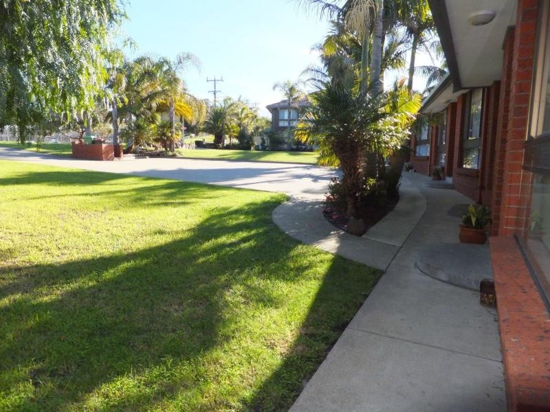 93 Lake Bunga Beach, Lakes Entrance VIC 3909