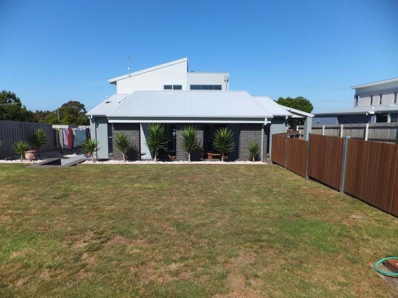 186 Newlands Drive, Paynesville VIC 3880