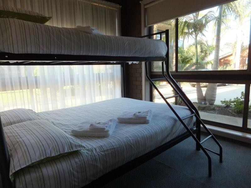 89 Lake Bunga Beach Road, Lakes Entrance VIC 3909