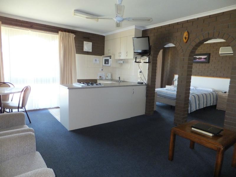 89 Lake Bunga Beach Road, Lakes Entrance VIC 3909